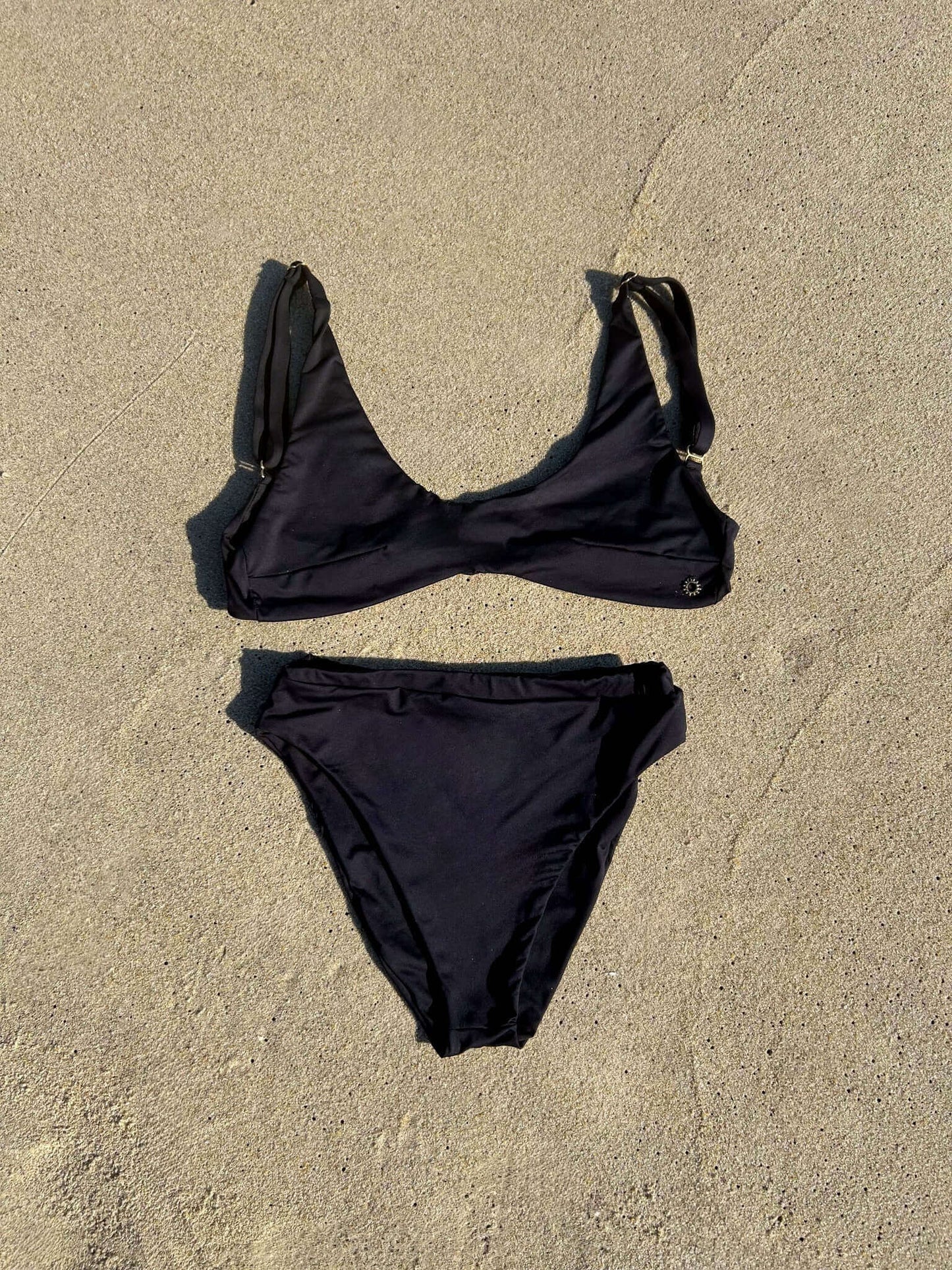 Rosalia Sporty Bikini Top – Black